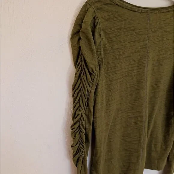 Free People We the Free Natasha Long Sleeve Tee Olive Green Size Medium NWT - Picture 7 of 7